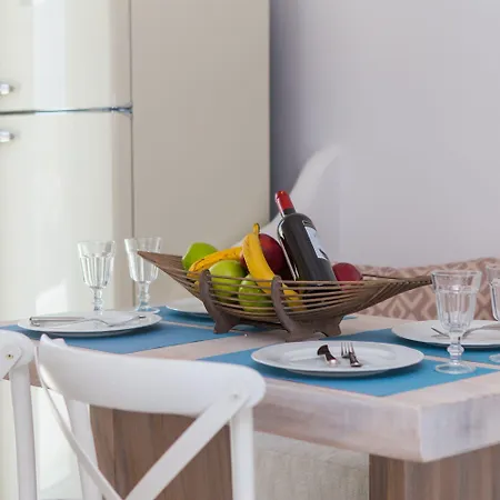 Naxian Lounge * Naxos City