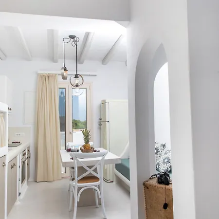 Naxian Lounge * Naxos City
